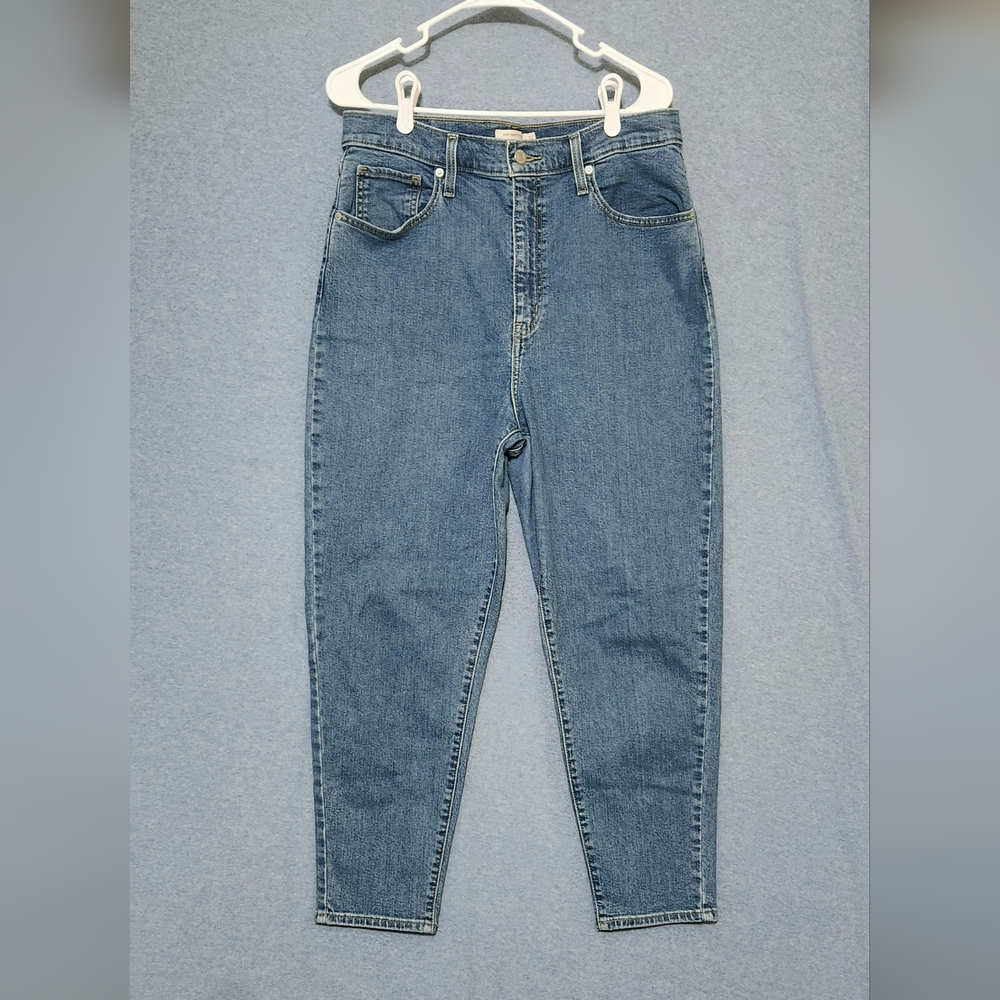 Levi's High Waisted Taper Women Jeans - Blue. Size 32/27